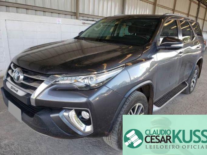 TOYOTA HILUX SW4 16/17 TOYOTA HILUX SW4 16/17