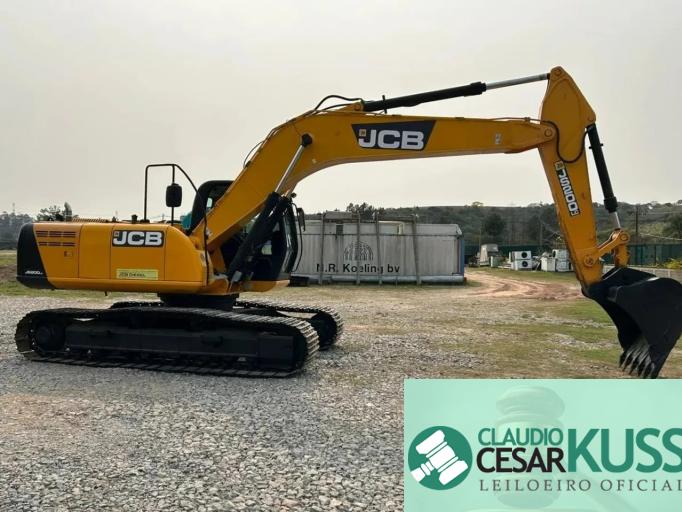 ESCAVADEIRA HIDRÁULICA JCB JS 200 LC 2015 ESCAVADEIRA HIDRÁULICA JCB JS 200 LC 2015
