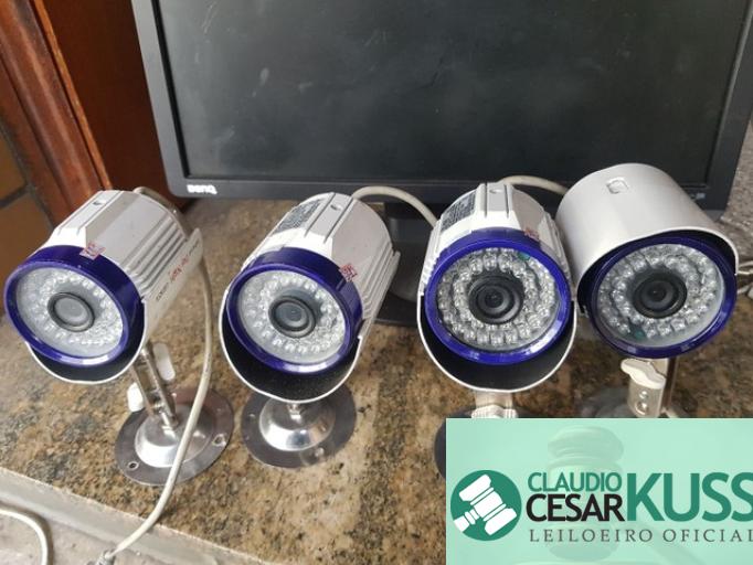 CÂMERAS COM MONITOR - 04 UNIDADES  CÂMERAS COM MONITOR - 04 UNIDADES