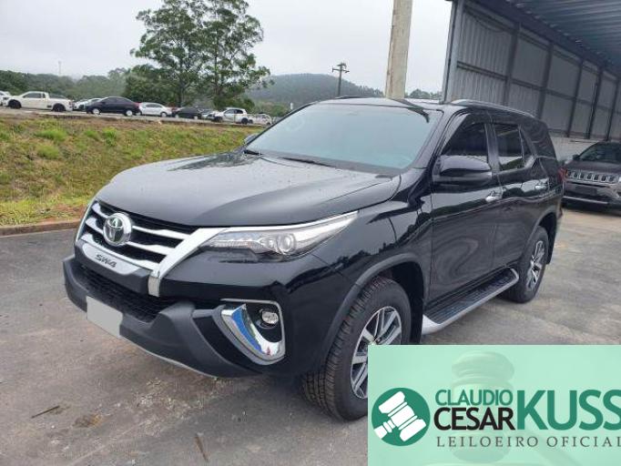 TOYOTA HILUX SW4 20/20 TOYOTA HILUX SW4 20/20